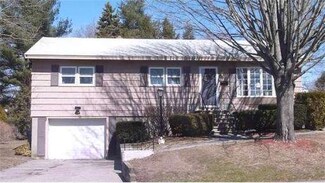 7 Roberta Ln, Lawrence, MA 01843