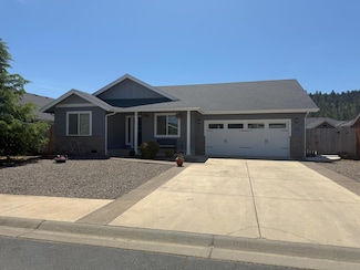 223 Retirement Ln, Cave Junction, OR 97523
