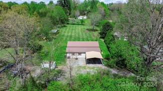 127 Harbinson Dr, Morganton, NC 28655