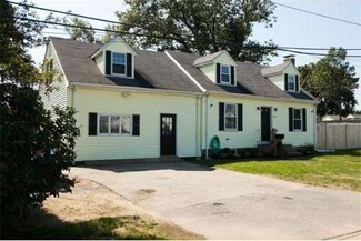 16 Delapa Cir, Dedham, MA 02026