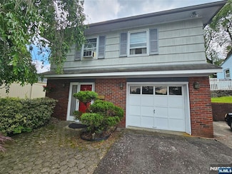 37 Pocohontas Path, Lincoln Park, NJ 07035
