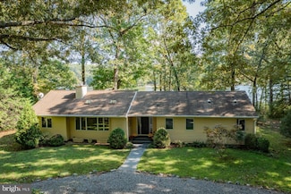 195 Catchpenny Ln, Lancaster, VA 22503