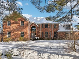 5305 Liberty Rd, Chagrin Falls, OH 44022