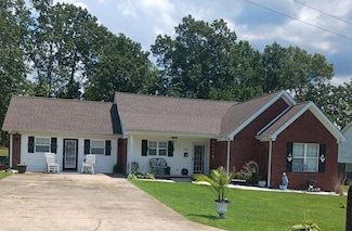 114 Laveta Ln, Camden, TN 38320