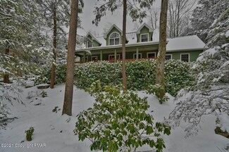 458 Brookside Dr, Pocono Pines, PA 18350