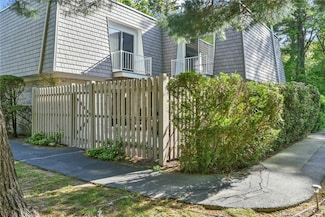 18 Caddy Rock Rd Unit C, North Kingstown, RI 02852