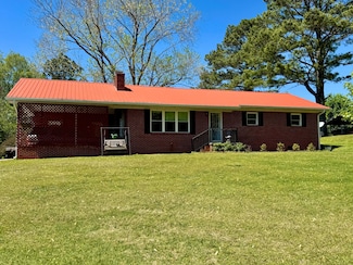 121 Magnolia Dr, Benton, TN 37307