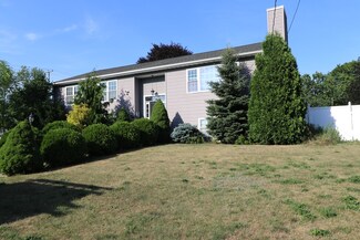 17 Homestead Ave, Fairhaven, MA 02719