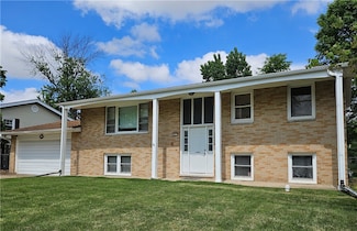 4027 N Buckingham Dr, Decatur, IL 62526