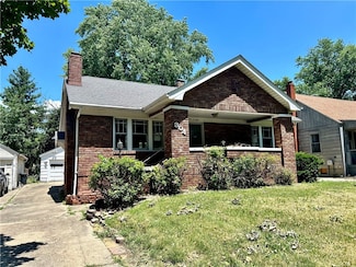 304 E Kellar Ln, Decatur, IL 62526
