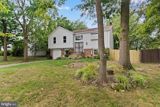 6211 Caryhurst Dr, Fort Washington, MD 20744