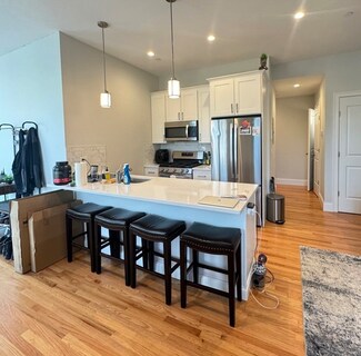 353 Dorchester St Unit 3, Boston, MA 02127