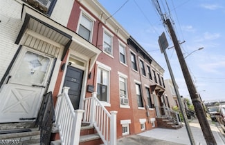 39 Emmet St, Newark, NJ 07114