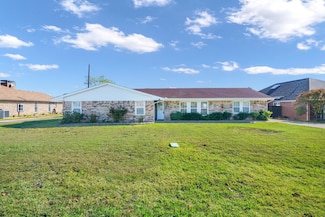 6904 Coral Ln, Sachse, TX 75048