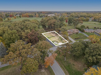 1135 Sunnyslope Dr, Lakes of the Four Seasons, IN 46307