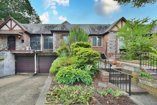 85-76 66th Rd, Flushing, NY 11374