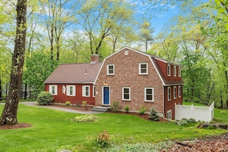 8 Footpath Rd, Chelmsford, MA 01824