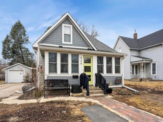 424 8th St, West Des Moines, IA 50265
