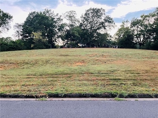 262 S Enid Ave, Russellville, AR 72801