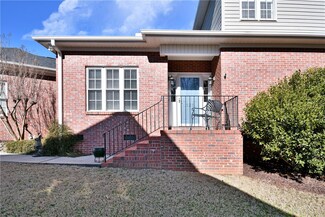 121 Commons Dr, Easley, SC 29642