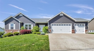 4913 Summer Rain Dr, Wentzville, MO 63385