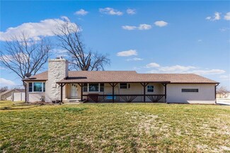 902 N Davis Ave, Ottawa, KS 66067