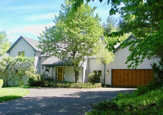 10 Pocumtuck Dr, South Deerfield, MA 01373