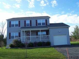 81 Haunted Cir, Athens, NY 12015