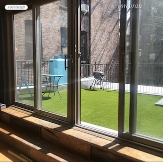 222 E 11th St Unit 4, New York, NY 10003