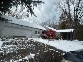 6380 River Rd, Sodus, MI 49126