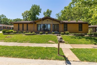 4633 Villa Knoll Dr, Saint Louis, MO 63128