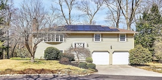 11 N Branch Rd, Concord, MA 01742