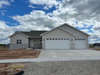 w7043 Otis Dr, Greenville, WI 54942