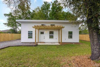 6765 Jasmine St, Milton, FL 32570