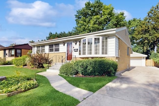 576 Amherst Ave, Des Plaines, IL 60016