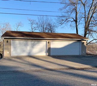 215 2nd St, Sparland, IL 61565