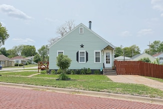 1118 16th St, Auburn, NE 68305