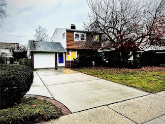 55 Constellation Rd, Levittown, NY 11756