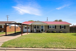 807 Ridgelea Dr, Bovina, TX 79009