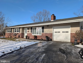 35 Turner Dr, Fayetteville, PA 17222