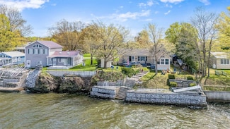 236 Lakewood Dr, Swanton, VT 05488