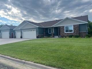 1989 Peach Dr NE, Sauk Rapids, MN 56379