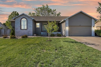 417 W Jamestown St, Andover, KS 67002