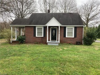 4668 Dillon St, Walkertown, NC 27051