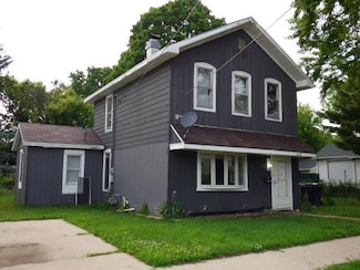 418 Lincoln St, Janesville, WI 53548