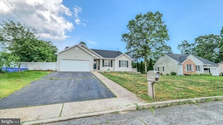 139 Flipper Ave, Manahawkin, NJ 08050