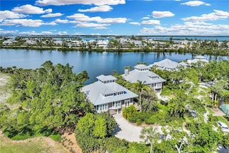 38 Seawatch Lake Dr, Boca Grande, FL 33921