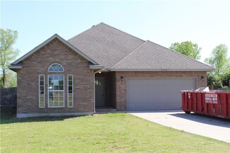 20384 SE 29th St, Harrah, OK 73045