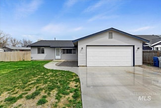 38 S Honey Dr, Nampa, ID 83687