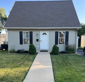 825 Albert Ave, Sycamore, IL 60178